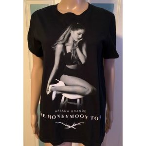 A. Grande Honeymoon 2015 World Tour T-Shirt (ASM)